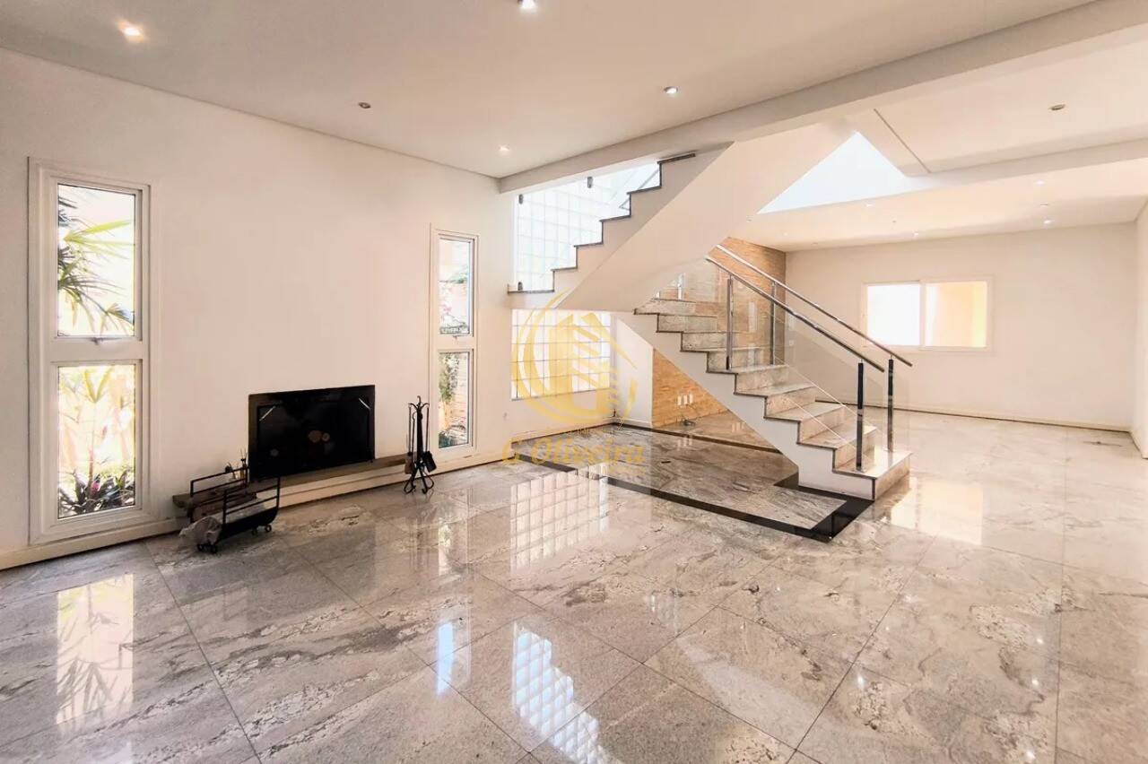 Sobrado, 3 quartos, 302 m² - Foto 1