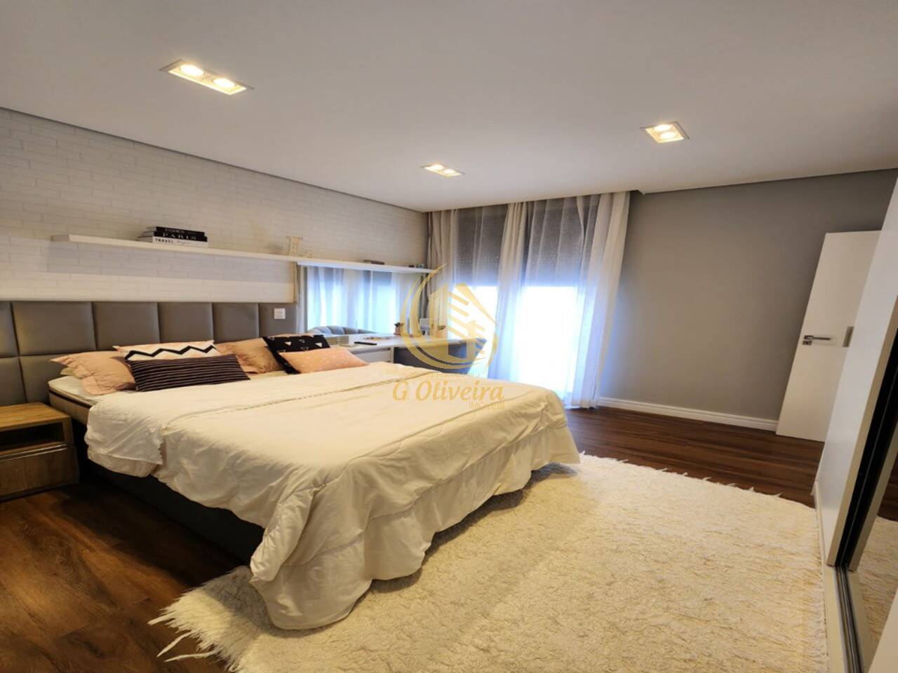 Sobrado, 3 quartos, 270 m² - Foto 2