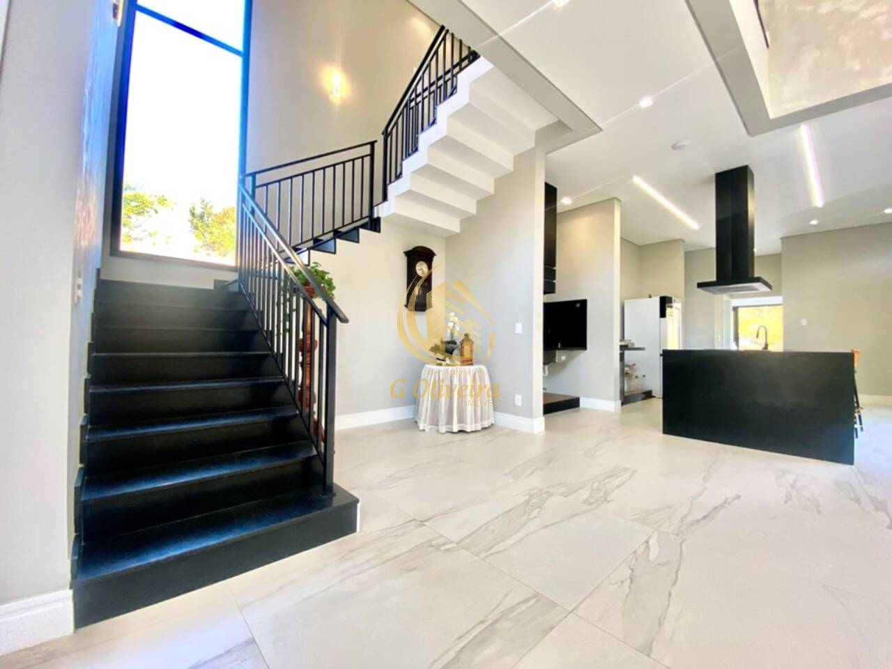 Sobrado, 3 quartos, 380 m² - Foto 1