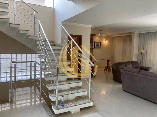 Sobrado para Venda em Jundiaí - 2