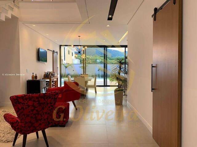 Sobrado para Venda em Jundiaí - 2