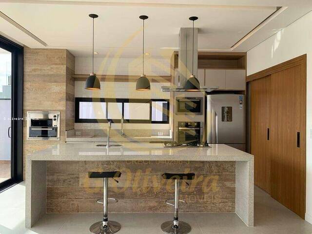 Sobrado para Venda em Jundiaí - 4