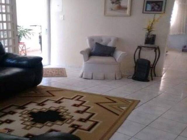 Sobrado para Venda em Jundiaí - 3