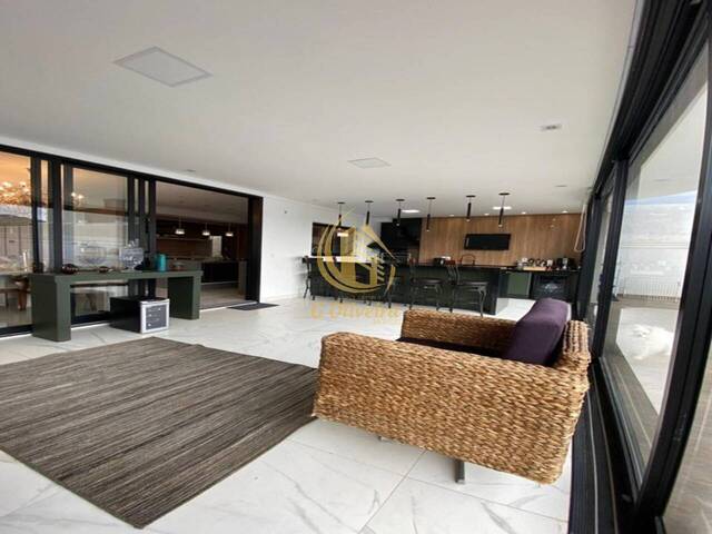 Sobrado para Venda em Jundiaí - 4