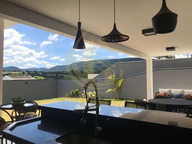 Sobrado para Venda em Jundiaí - 4