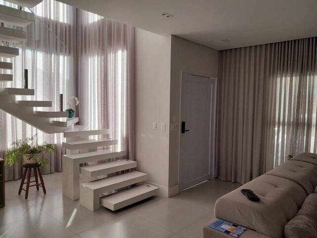 Sobrado para Venda em Jundiaí - 2