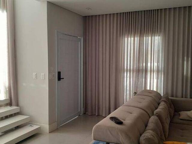 Sobrado para Venda em Jundiaí - 4