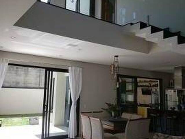 Sobrado para Venda em Jundiaí - 3