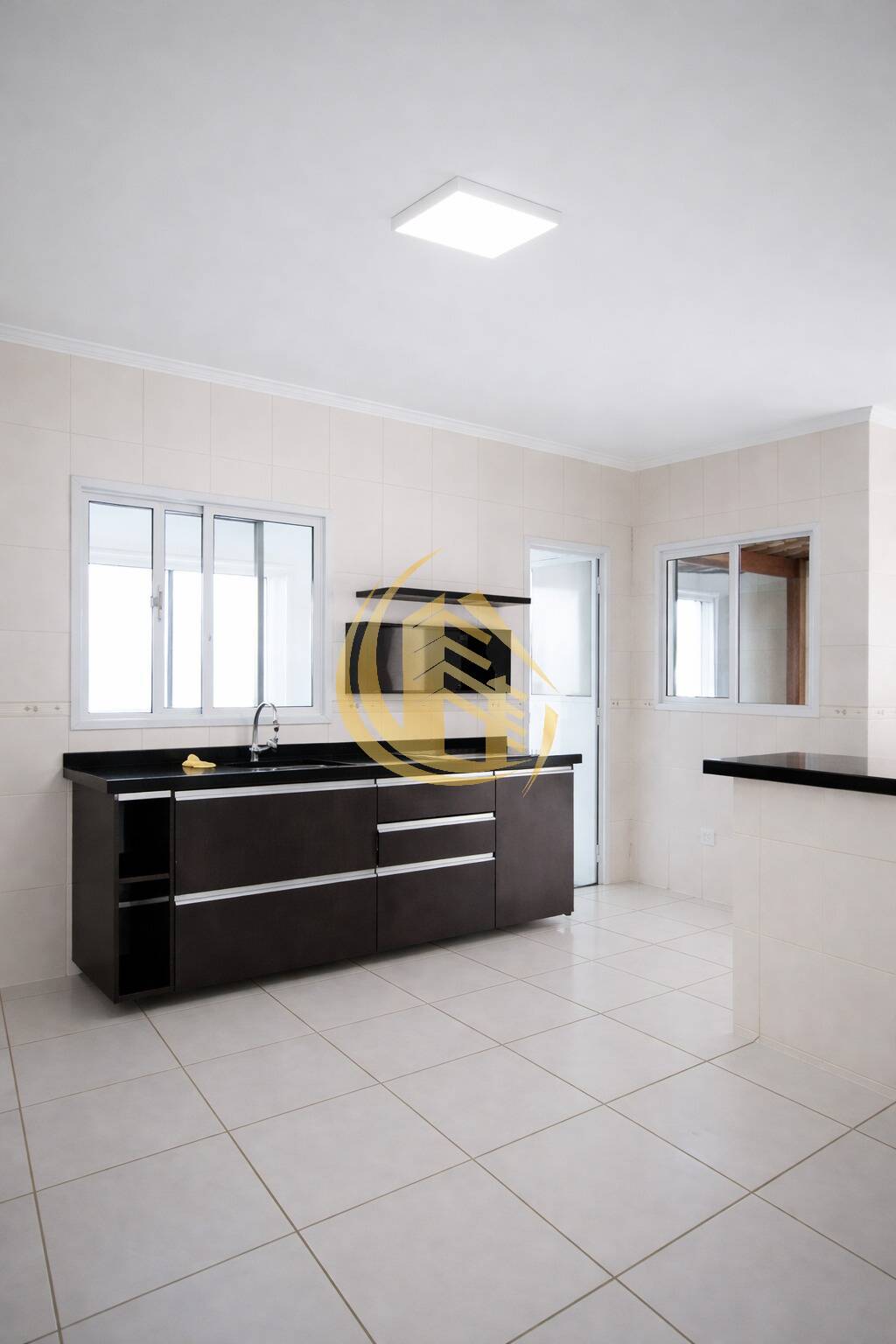 Casa, 4 quartos, 288 m² - Foto 2